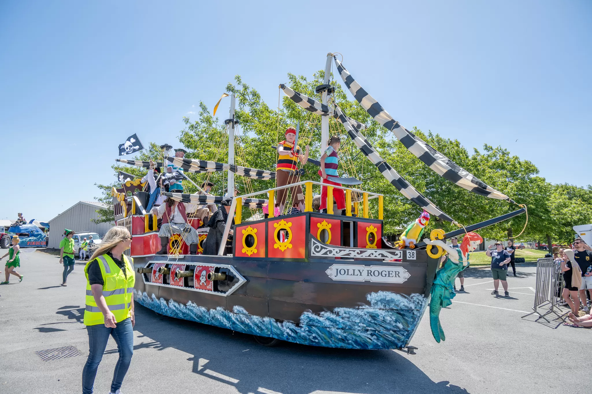 Christchurch Christmas Parade float seatbelt rule criticised as costly and ironic by councillors