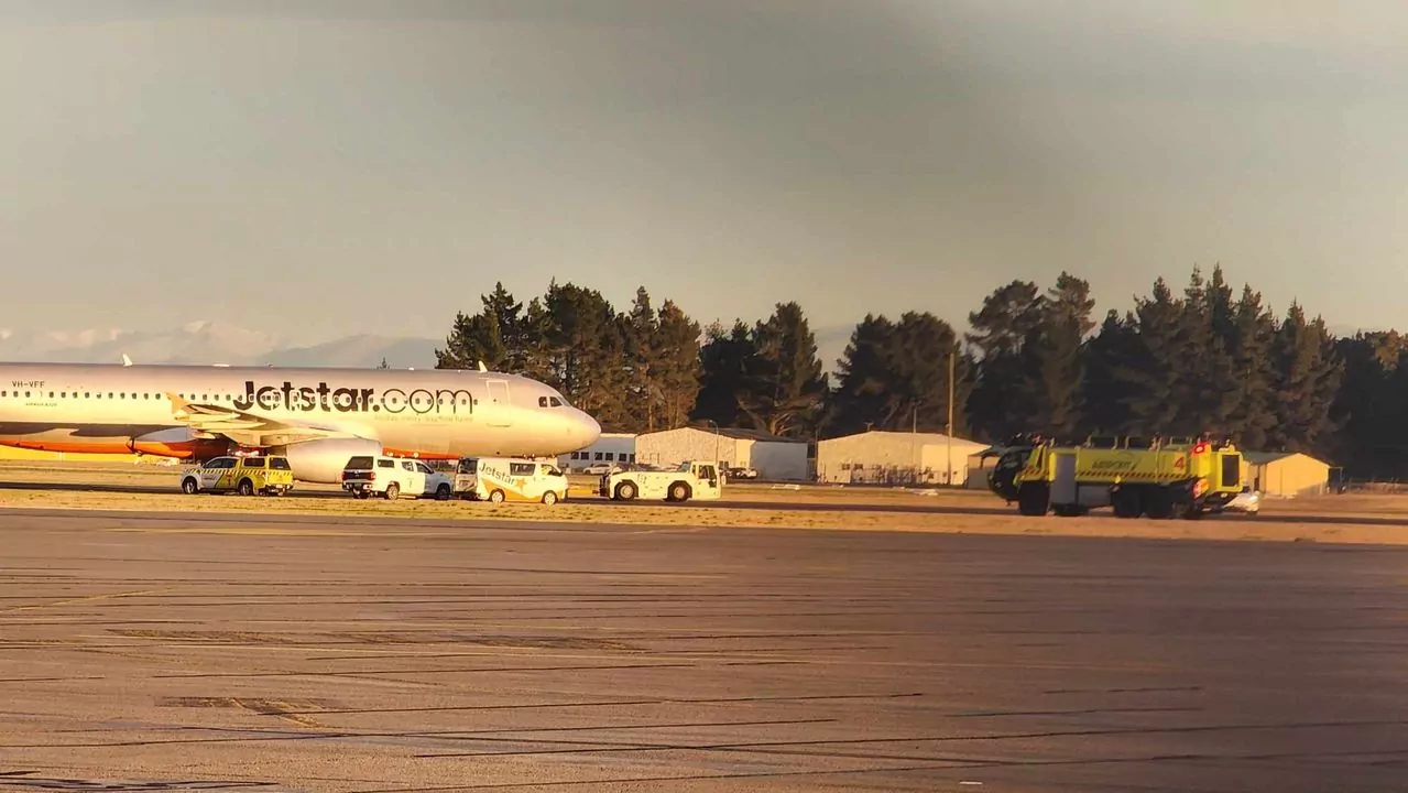 Transport Accident Investigation Commission speaking to aircraft crew after Jetstar plane veered off runway