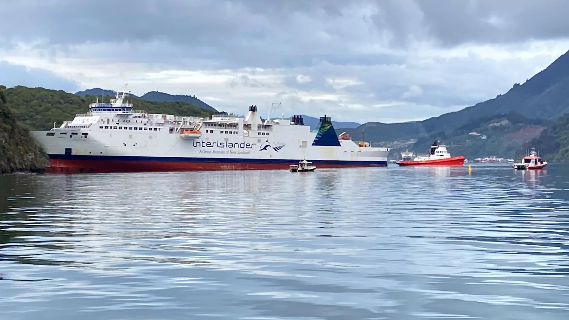Refloating of ferry delayed