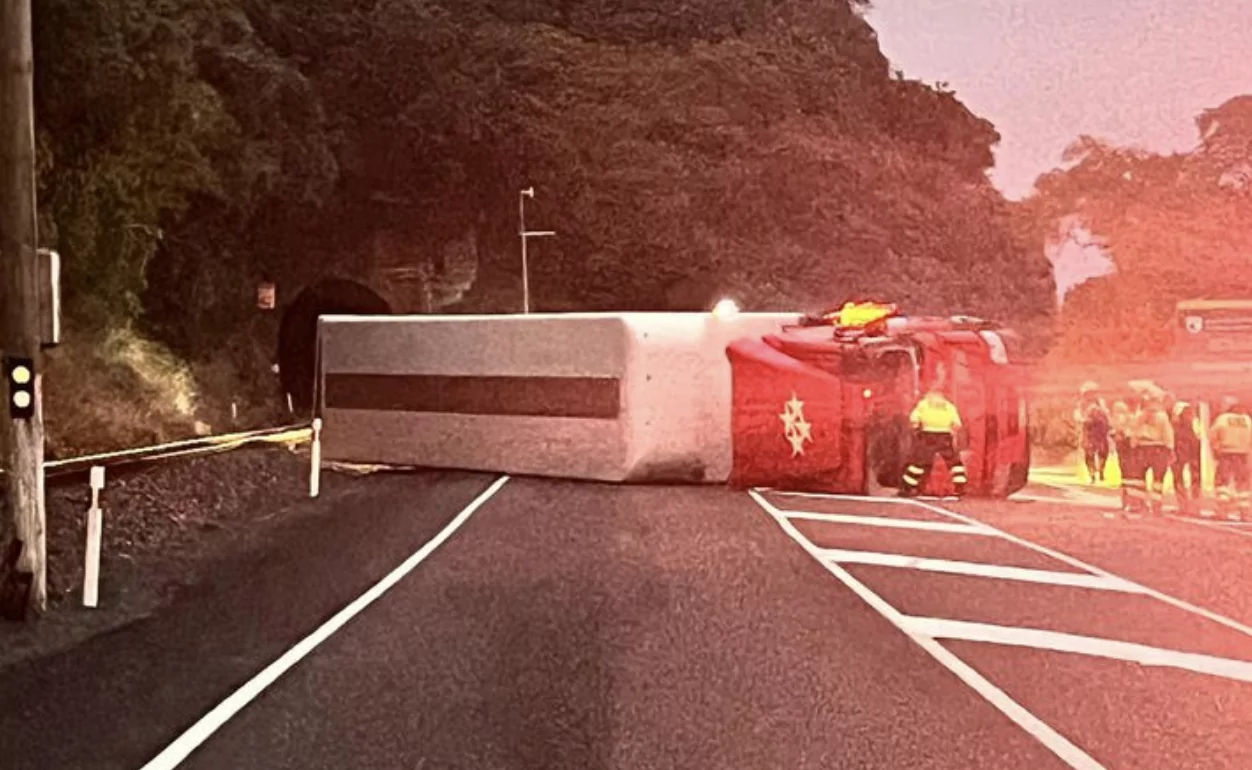 One lane of State Highway One re-opens following a serious crash south ...