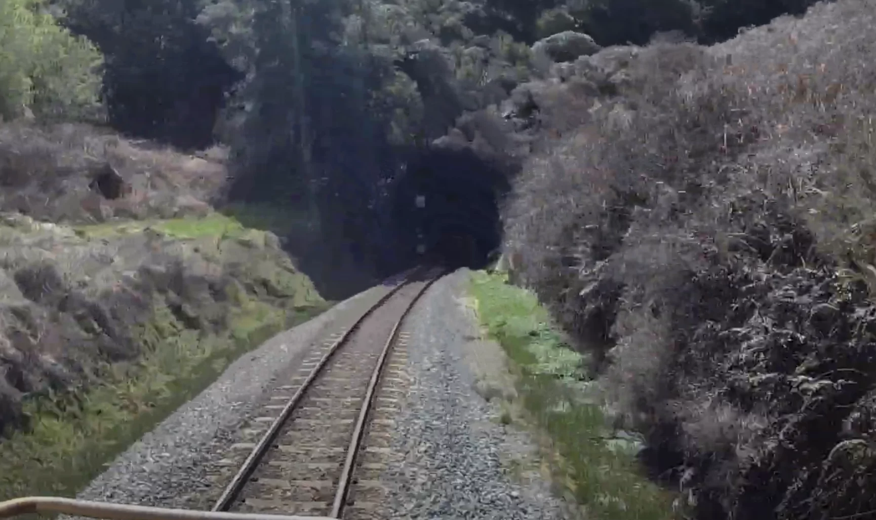 ENTRANCE TO THE TUNNEL. SOURCE : SAMO COOPER SCREEN SHOT FROM YOUTUBE.