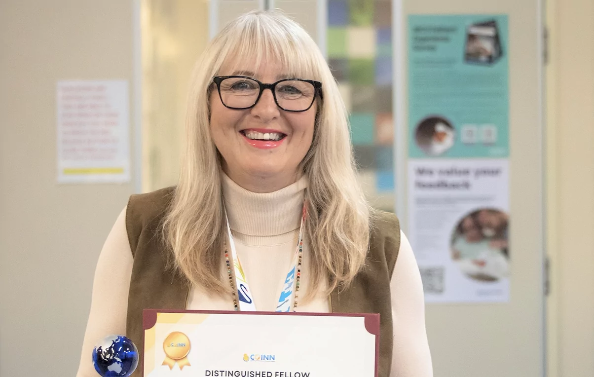 Neonatal Nurse Manager of the Neonatal Intensive Care Unit at Christchurch Women’s Hospital Debbie O’Donoghue with her award.