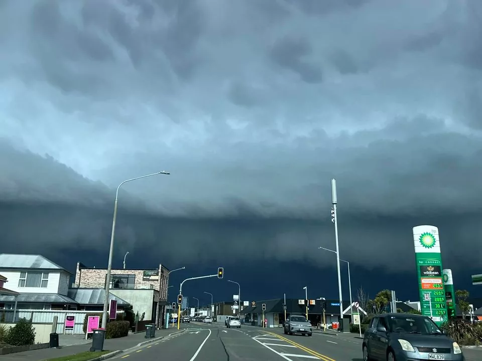 Thundery weather hits Christchurch, with rain and hail