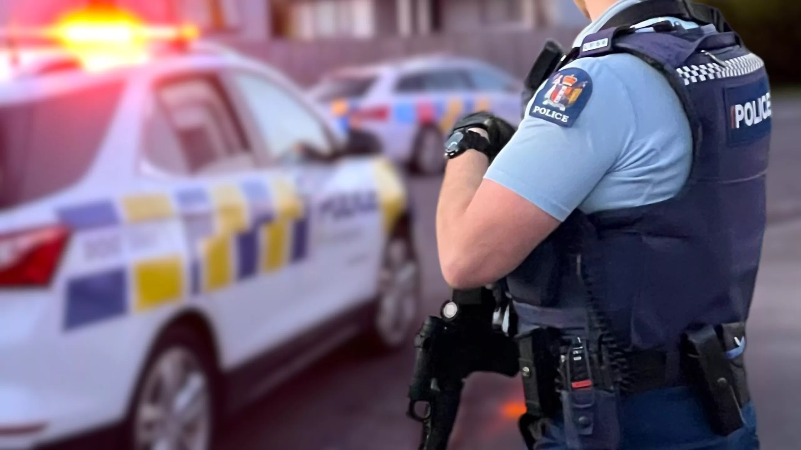 Armed police conduct ‘pre-planned’ search warrants in two suburbs prompting large emergency response