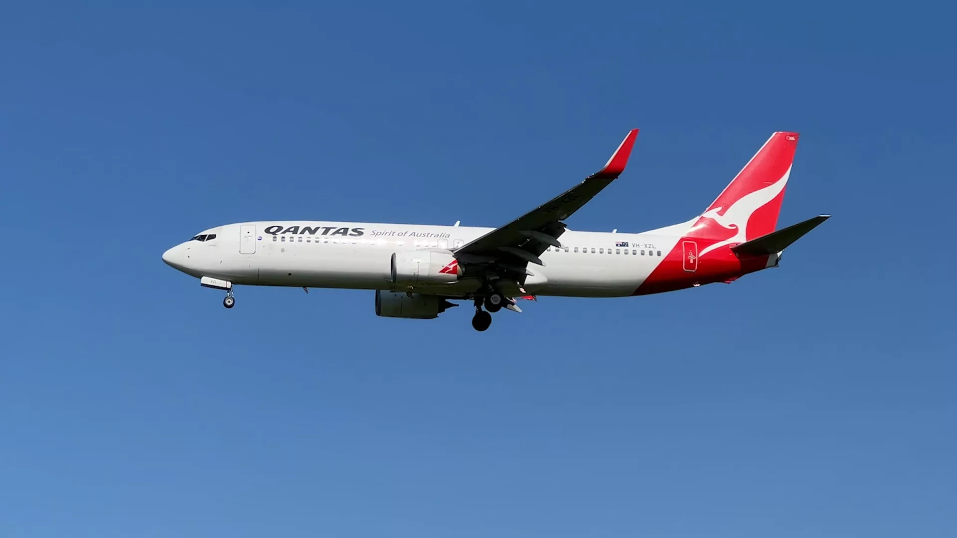 Qantas jet touching down in Christchurch / Photo: Chris Lynch Media