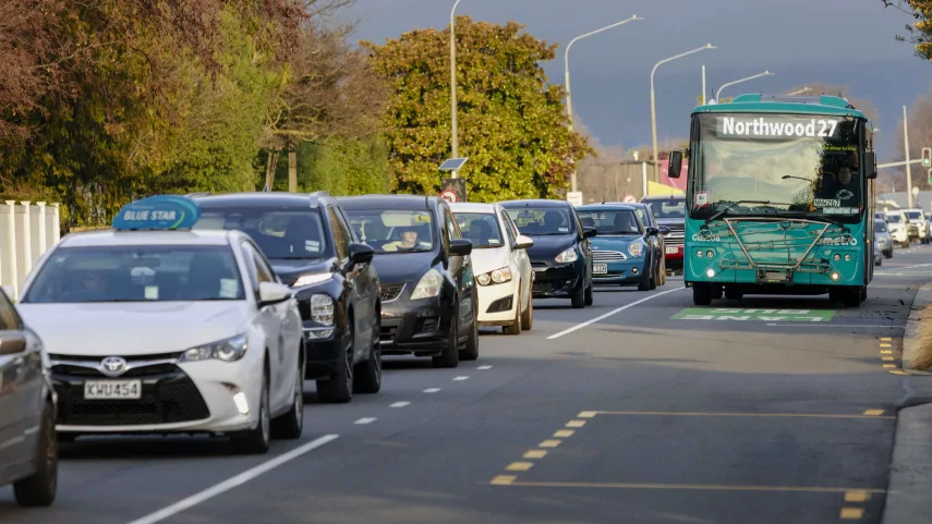 Peak hour bus lanes to stay in Cranford Street