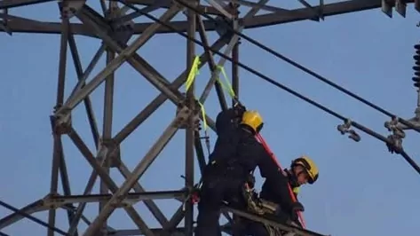 Teenager survives after climbing power pylon in Christchurch “shocked several times”