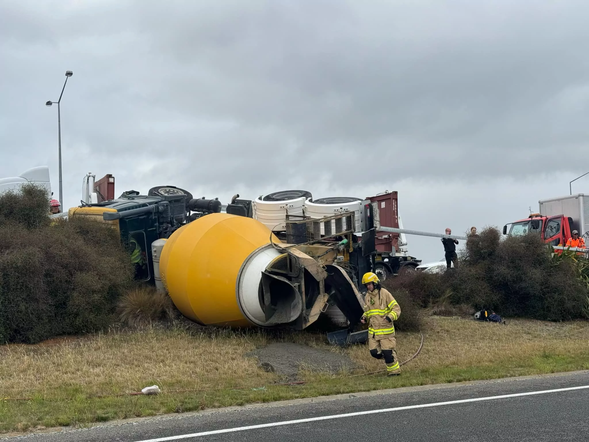 Crash closes SH76 eastbound at Middleton